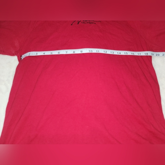Hollister Must-Have Red Tee - Picture 5 of 7